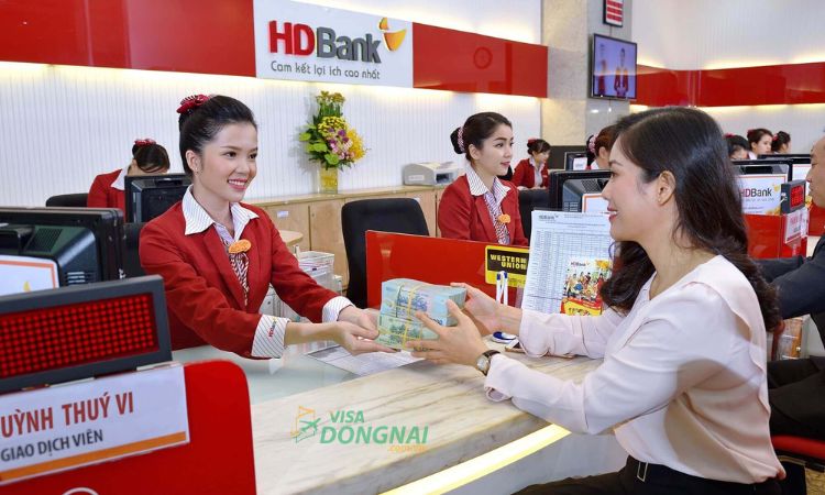 Có nên gửi tiết kiệm ngân hàng HDBank không?