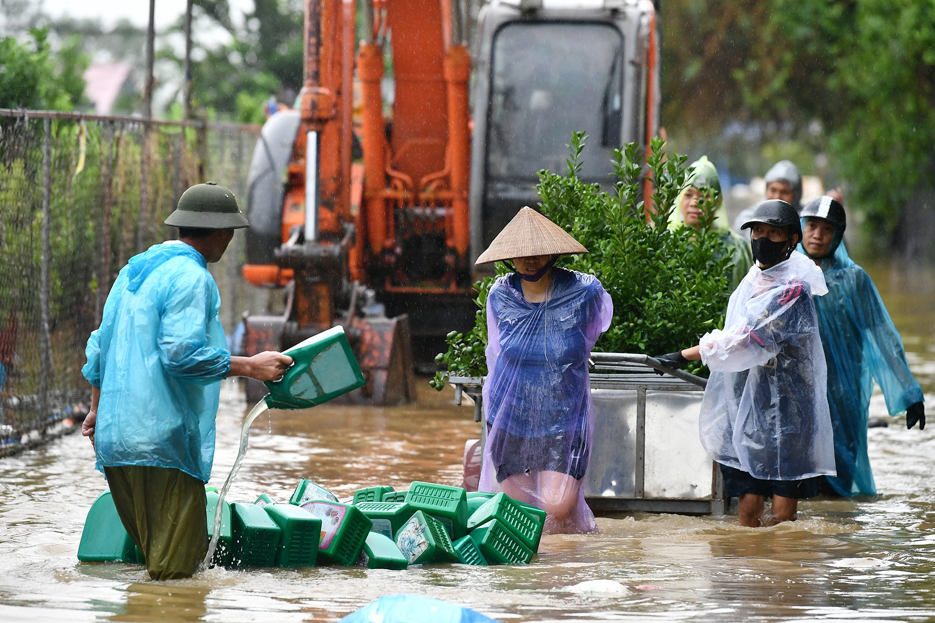 Lũ trên sông Hồng lên nhanh, Hà Nội tập trung ứng phó