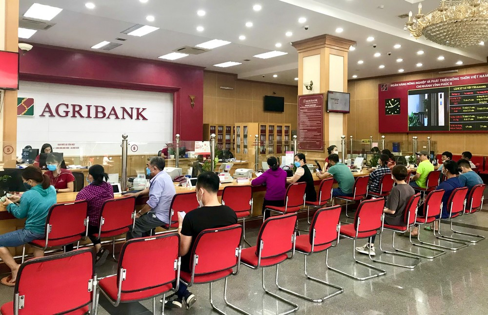 Phí dịch vụ E-Mobile Banking của Agribank là gì? Cập nhật biểu phí Agribank 2024