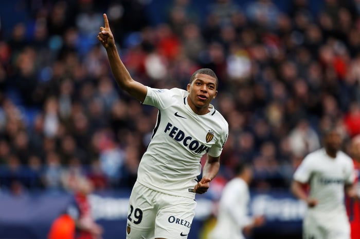 Khám phá vẻ đẹp tinh tế của Mbappe trong hình nền 4K