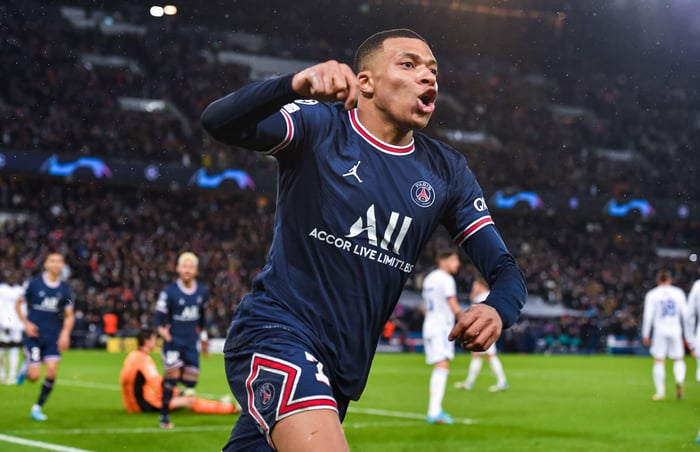 Khám phá vẻ đẹp tinh tế của Mbappe trong hình nền 4K