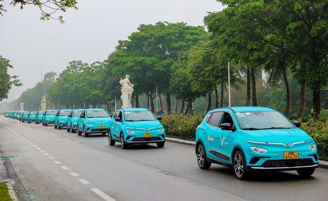 Hướng dẫn đặt xe taxi điện VinFast