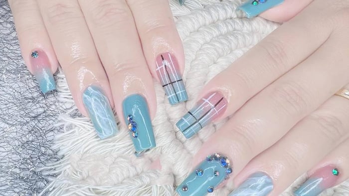 55+ Mẫu nail màu xanh dương nhạt: Làm đẹp nhẹ nhàng, cuốn hút cho phái đẹp