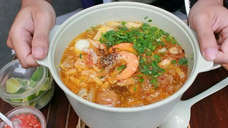 Những quán bánh canh cua hút khách ở TPHCM