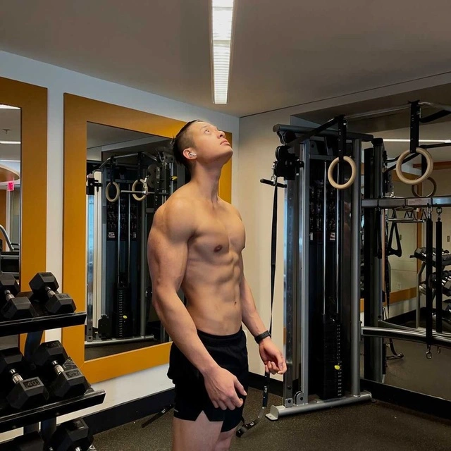 Loạt hot boy sở hữu body 6 múi gây ấn tượng thời gian qua