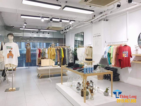 Các mẫu giá treo quần áo gắn tường cho shop đáng đồng tiền bát gạo